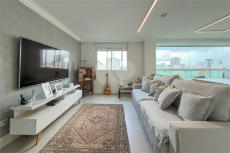 Apartamento com 205 metros no Campo Belo