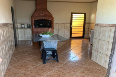 Casa à venda com 4 quartos, sendo 1 suíte, em Jardim Cruzeiro do Sul, São Carlos, SP