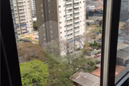 Apartamento na Região do Ipiranga à 8 Minutos do Metrô com 2 Dormitórios .