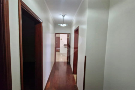 Casa/Sobrado a venda no Timburis em São Carlos