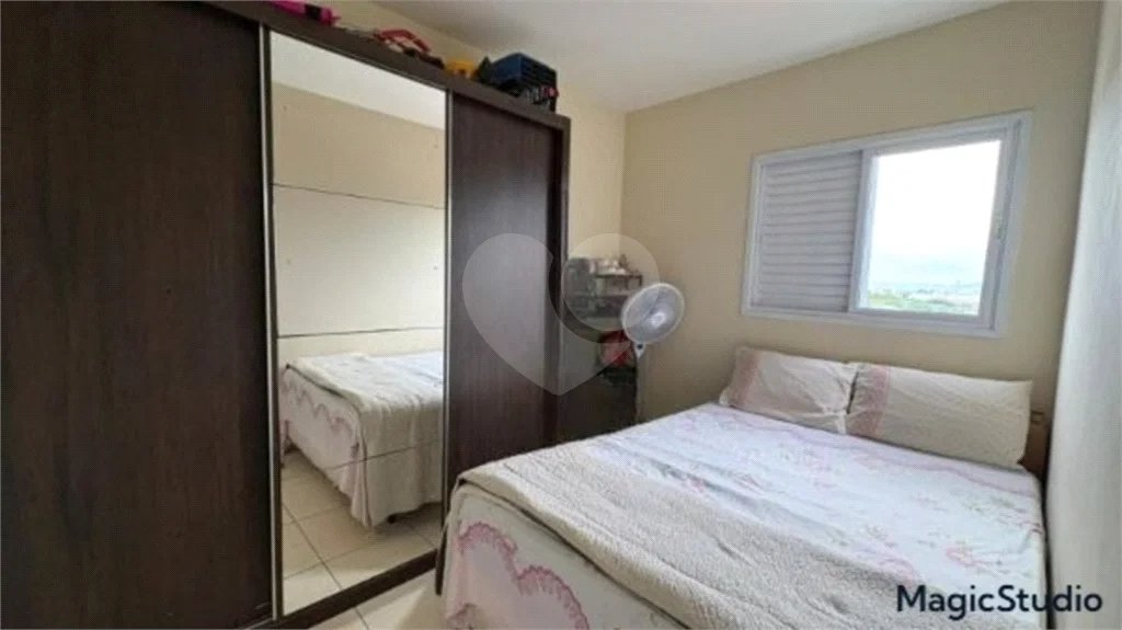 Apartamento com 50m², 2 dormitórios, 2 vagas, disponível para venda e locação, no bairro Água Chata, em Guarulhos.