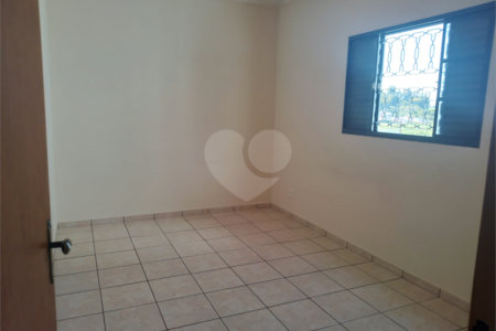 Apartamento à venda no Condomínio Álvaro Dziabas