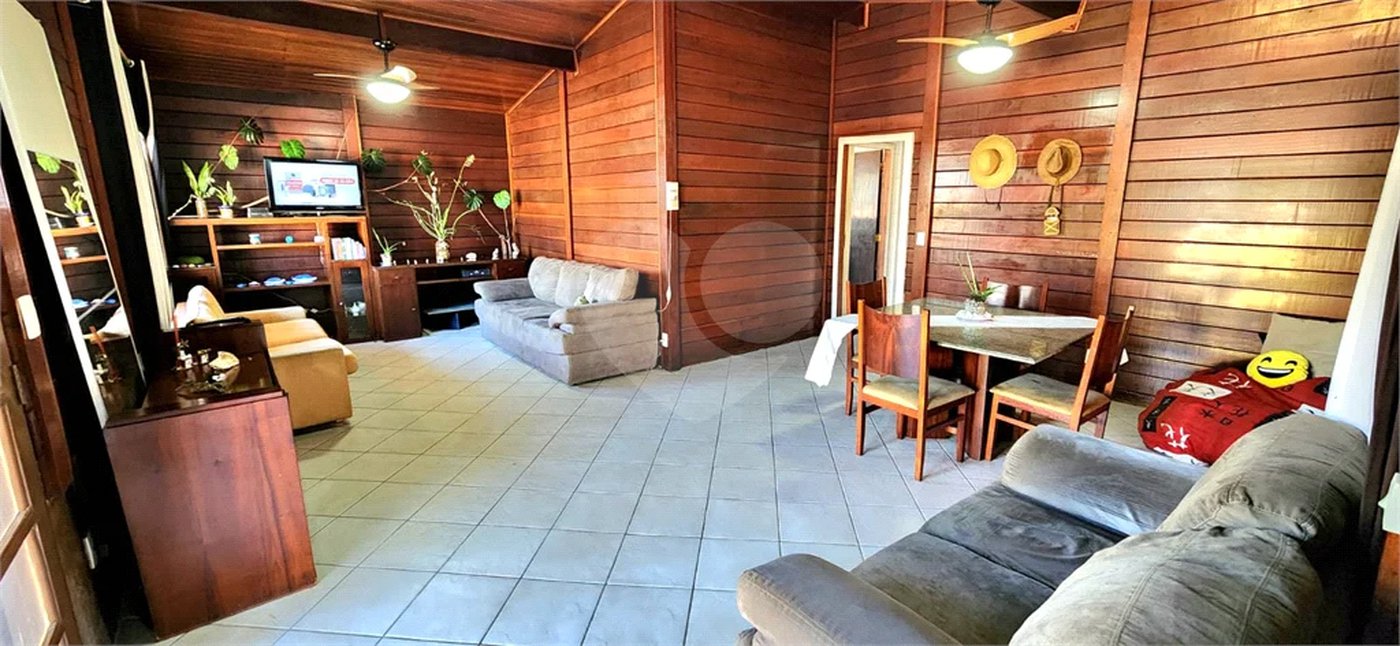 Casa à venda com 4 quartos, sendo 1 suíte, em Morada da Praia, Bertioga, SP