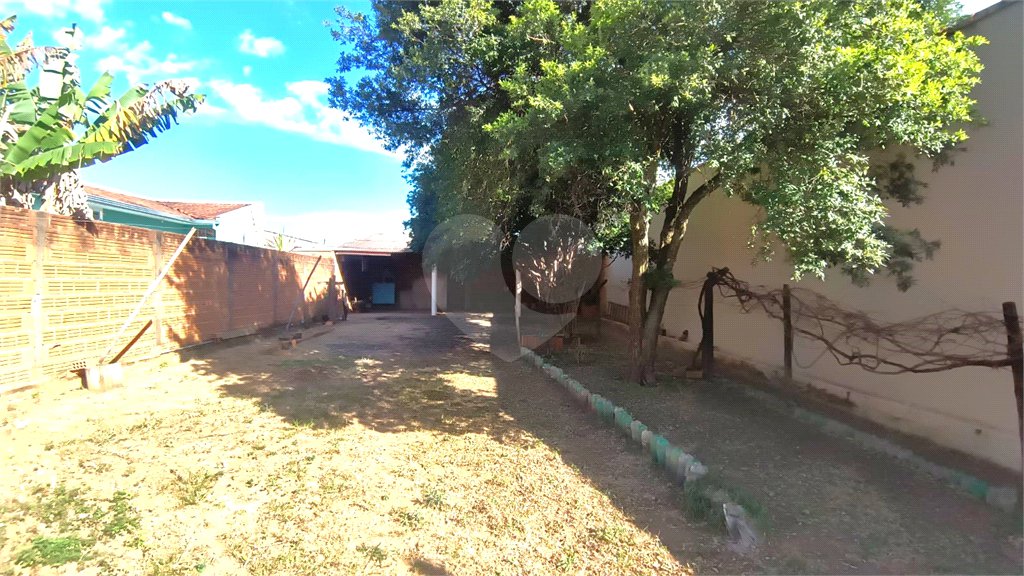 Terreno á venda no Jardim Tangara.