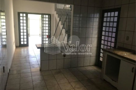 Casa Sobrado com piso cerâmico, com 3 dormitórios no Jardim Ricetti