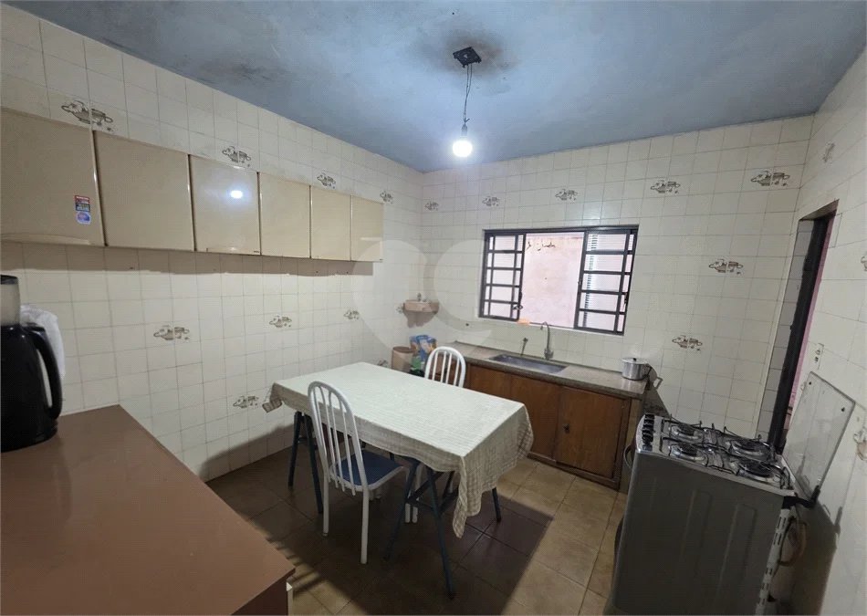 Casa térrea, 2 dormitórios com salão comercial Jd. Nova São Carlos