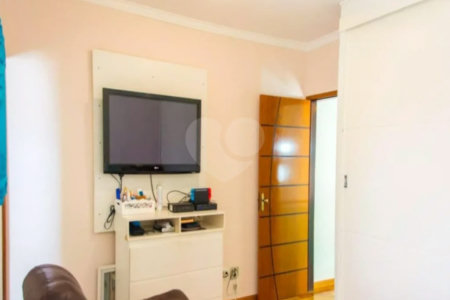 Sobrado com 180m² , 3 dormitórios , sendo 3 suítes , 3 vagas de garagem , churrasqueira e Jardim de inverno , à venda na Vila Scarpelli , Santo André.