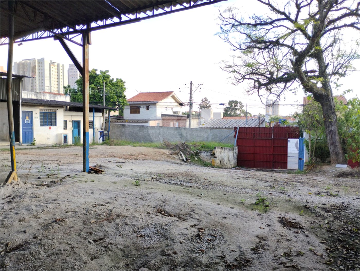 Aluga-se imóvel comercial na Zona Sul com 1500 m2