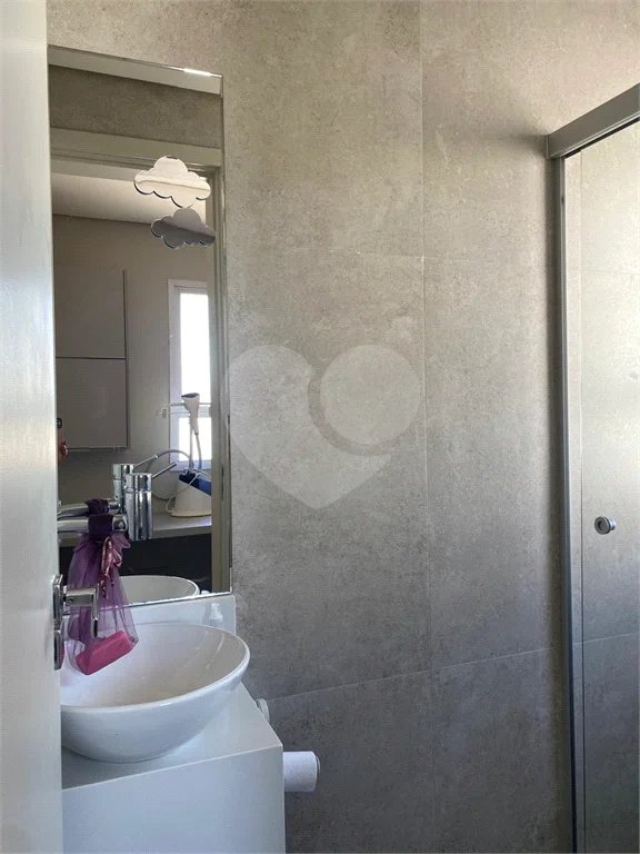 Apartamento de 224m² com 4 dormitórios, 3 suítes, 4 vagas de garagem e deposito