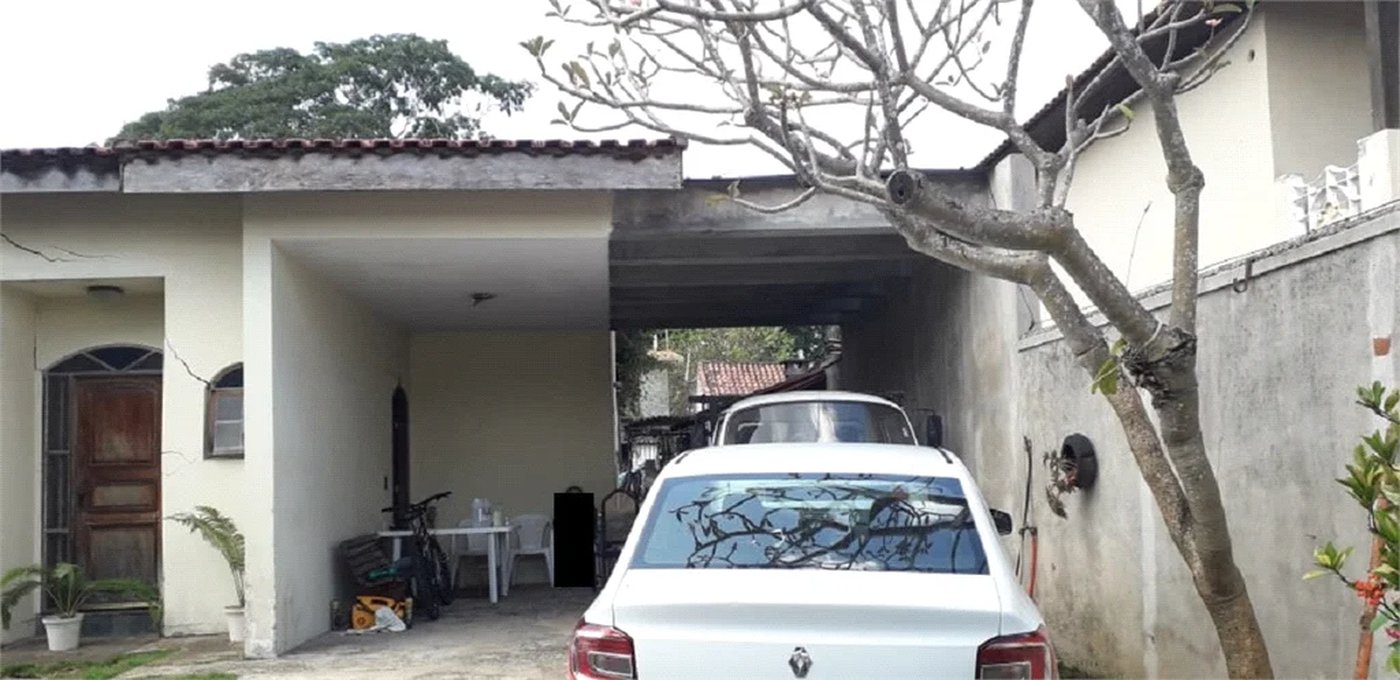 Casa à venda com 4 quartos, sendo 2 suítes,  em Jardim Santa Helena, São Paulo, SP