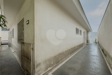 Casa com 3 Dormitórios e 2 suítes à Venda no Bairro da Saúde