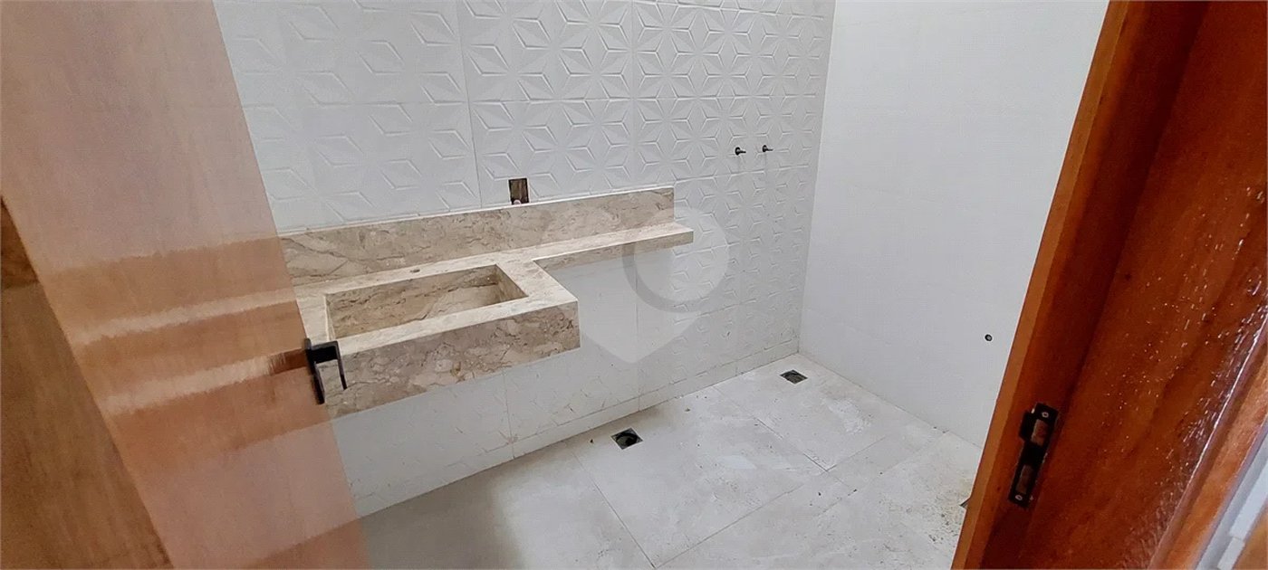 Casa à venda com 3 quartos, sendo 1 suíte,  no condomínio Residencial Mônaco, Piracicaba - SP