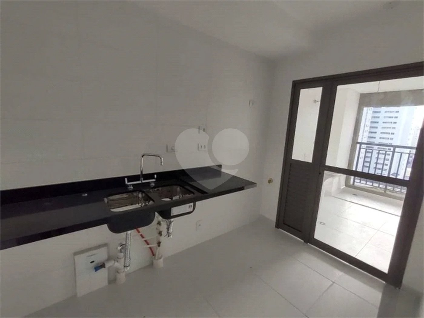 Apartamento novo com 129m² na Mooca com 2 suítes e 2 vagas.