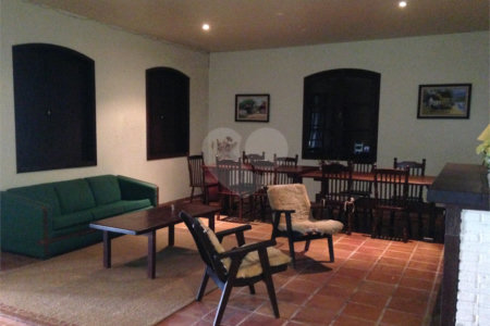 Casa à venda no Pico do Olho D'água em Mairiporã