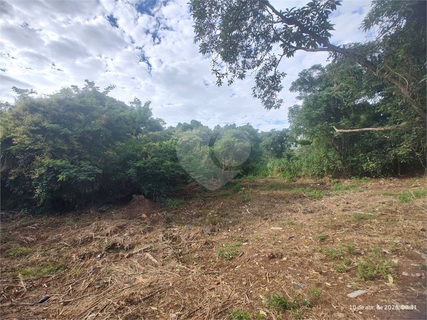 Terreno em Atibaia com 1.196 metros, ótimo para chácara, excelente localização, avalia permuta com casa maior valor