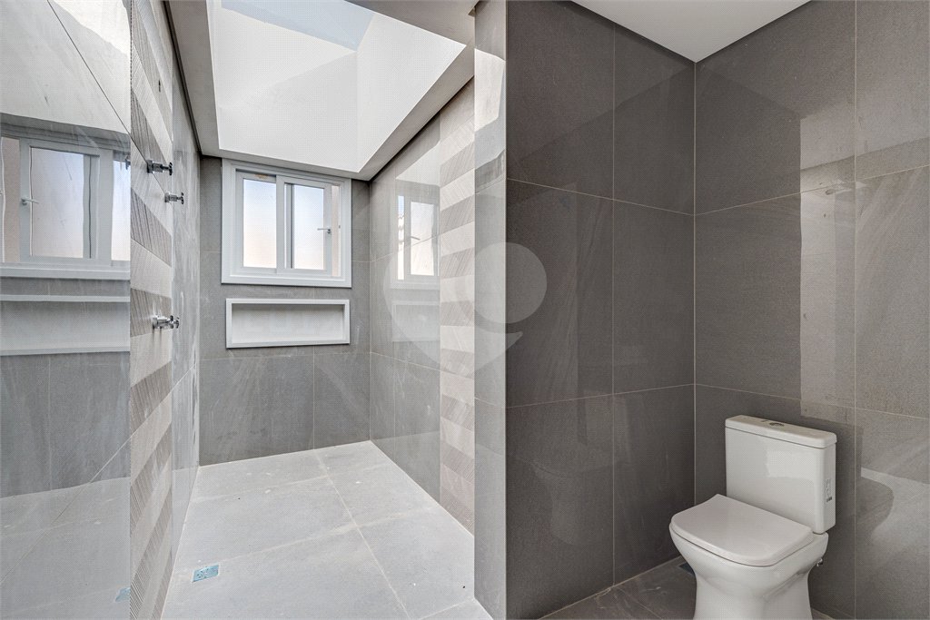 Casa à venda com 4 suítes no condomínio Vila Arese, São Paulo - SP