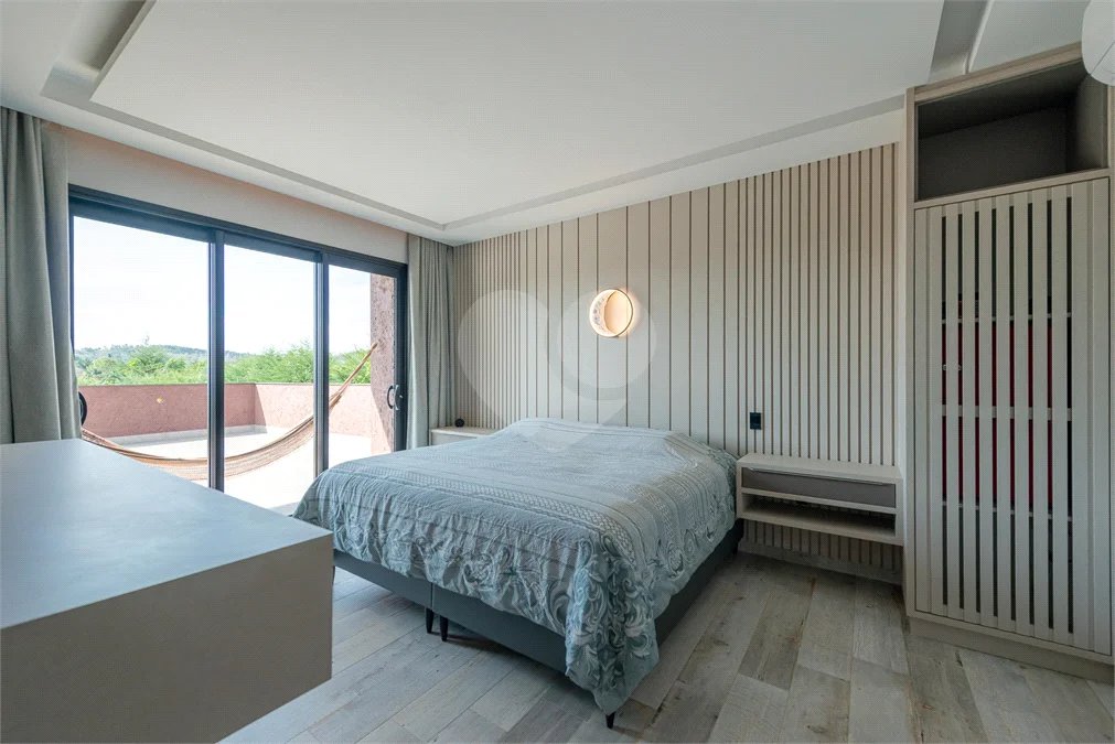 Casa à venda com 4 suítes no condomínio Vale da Santa Fé, Vinhedo - SP