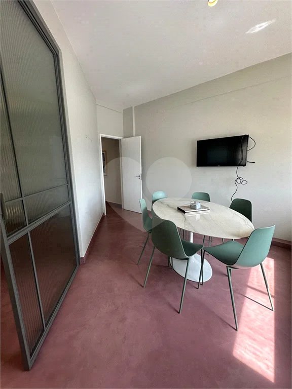 Sala comercial para venda ou locação na Avenida Paulista. 68m2
