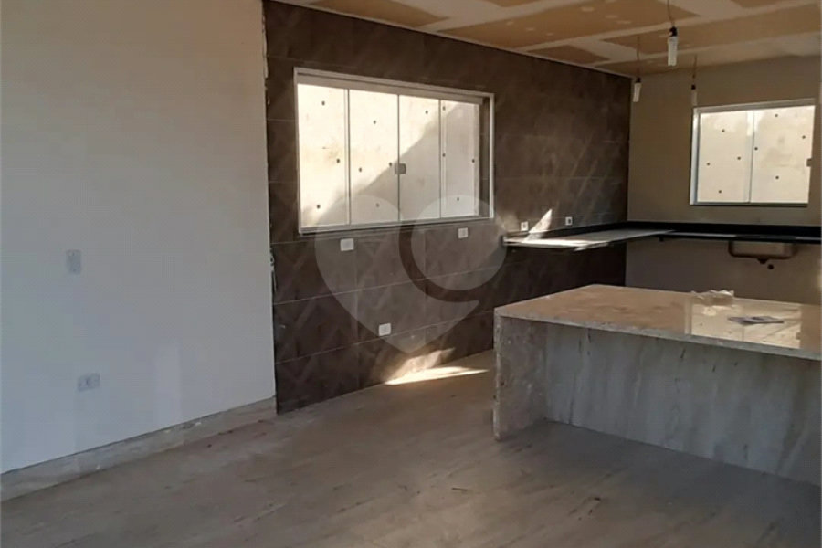 Casa nova na Serra da Cantareira com 3 suítes