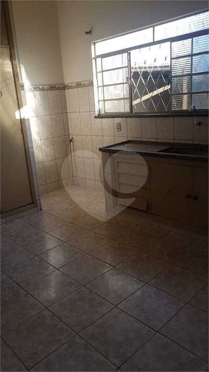 Casa térrea para venda em Araraquara/SP.