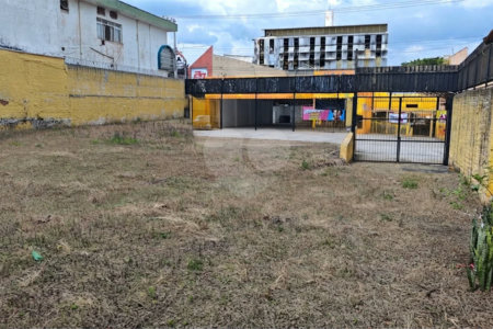 Oportunidade Única: Lote Comercial Estratégico de 463 m² Próximo ao Centro – Ideal para o Seu Negócio!