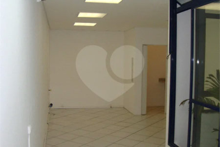 Edifício de 4 pavimentos à venda no Condomínio Centro Comercial Alphaville