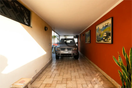 Casa a venda no Planalto Paulista, 2 suítes, 4 vagas, 230 m², quintal e localização privilegiada