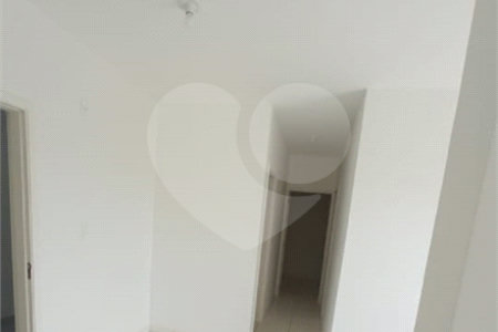 Apartamento no Condomínio Flor de Liz.