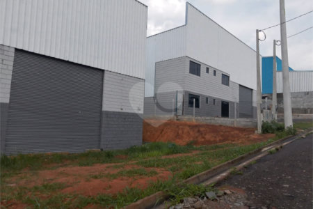 Galpão de 1200 m ² novos para locação em Nazaré Paulista/ Atibaia