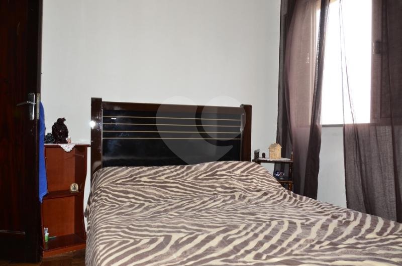 Sobrado na Saúde (2 casas c/2 quartos cada uma/entradas separadas)