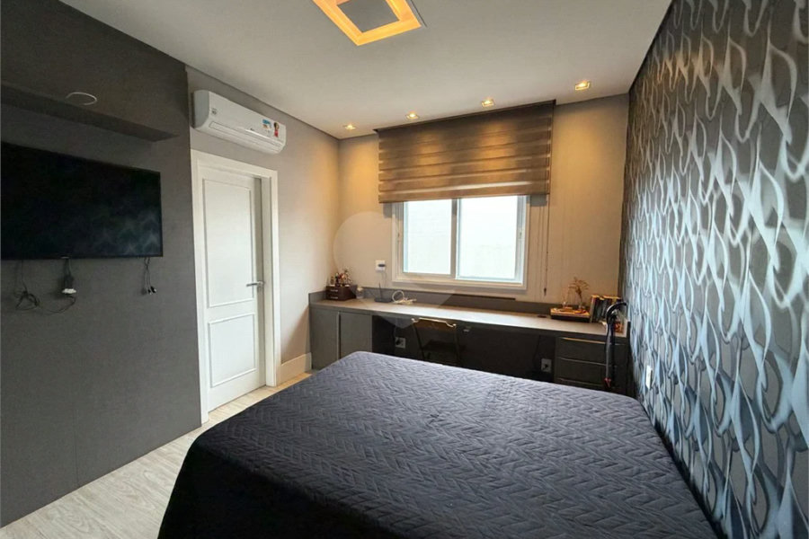 Casa de alto padrão em condomínio exclusivo com 4 suítes