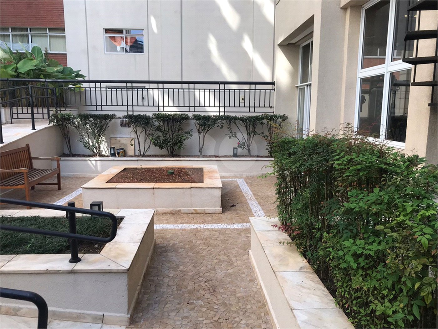 APARTAMENTO 2 QUARTOS (1 SUÍTE) À VENDA NO PARAÍSO
