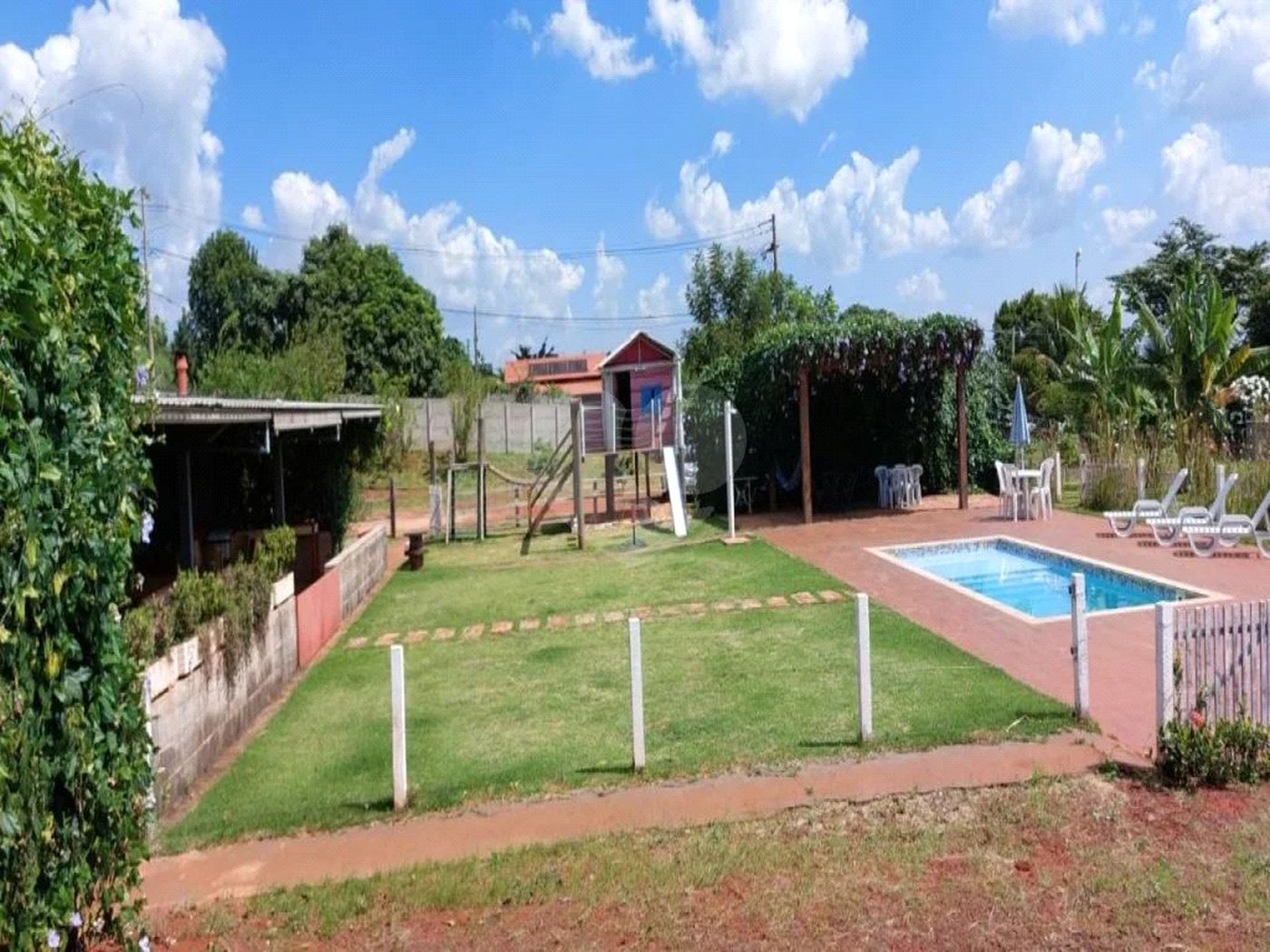 Chácara à venda com 4 quartos, sendo 1 suíte,  em Jardim dos Ipês, Brodowski, SP