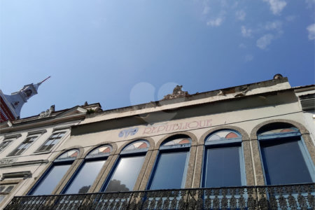 PRÉDIO COMERCIAL BEM LOCALIZADO NA PRAÇA DA REPUBLICA. CONQUISTE O ESPAÇO IDEAL PARA SEU COMÉRCIO!!!