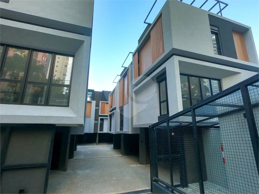 CASA DE CONDOMINIO CUBE TUTOIA/196m2/3Q/1SUITE + ROOFTOP