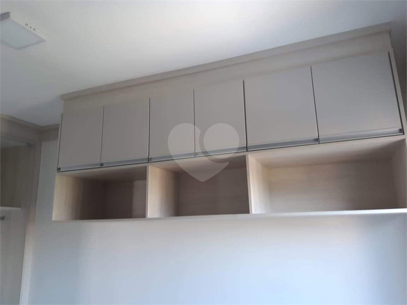 Apartamento no Condomínio Parque dos Manacás.