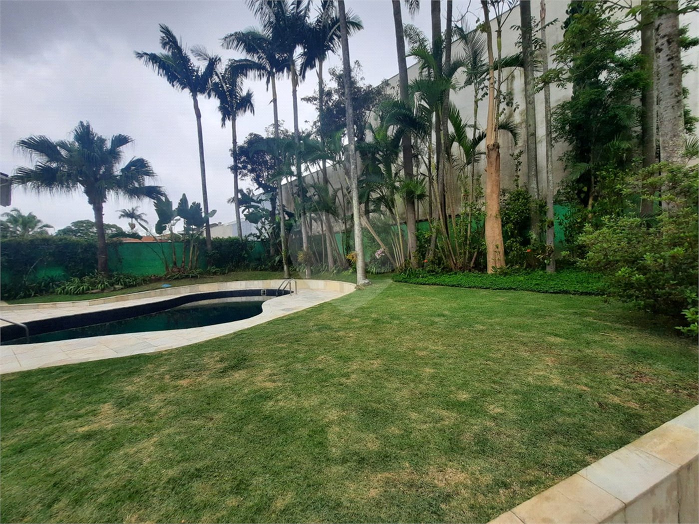 Casa para alugar com 4 quartos, sendo 2 suítes,  em Alto da Boa Vista, São Paulo, SP