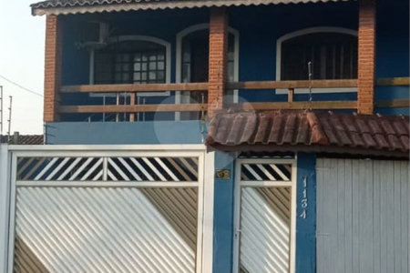 Sobrado para venda em Peruíbe.