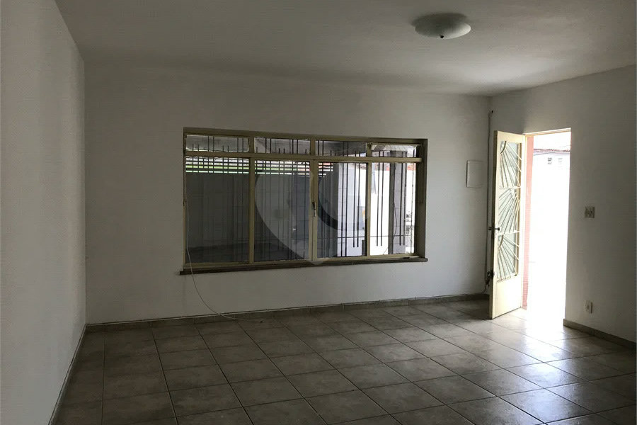 Sobrado à venda com 3 quartos em Vila Nivi, São Paulo, SP