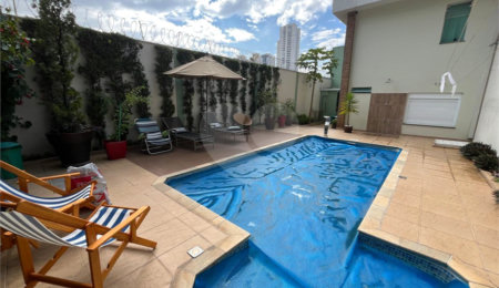Sobrado à venda com 4 quartos, sendo 3 suítes,  em Saúde, São Paulo, SP