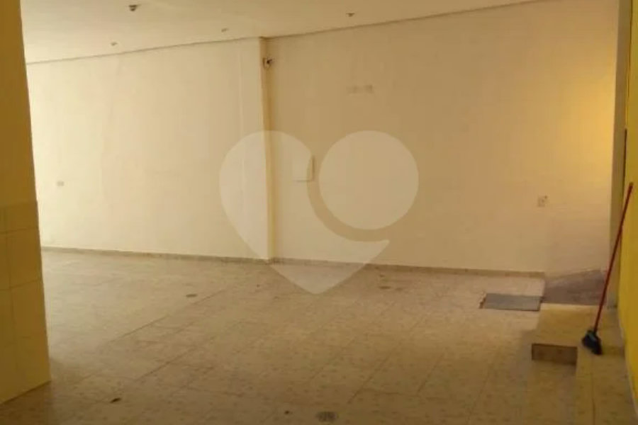 Imóvel Comercial para Venda ou Locação em ótima localização na Rua Palacete das Águias, 300.