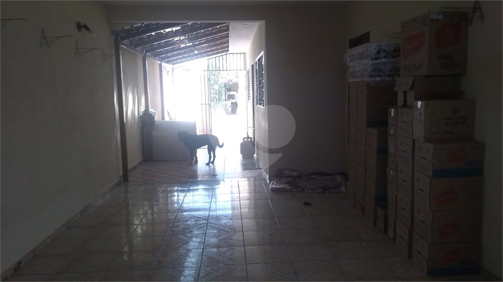 Casa térrea para venda ou locação no Santa Felícia.