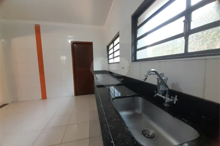 Casa de Alto Padrão à Venda e Locação no Parque Santa Mônica - São Carlos