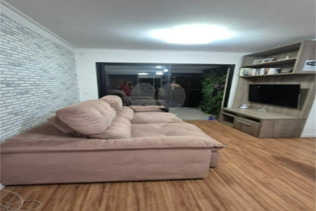 Apartamento com 69m² à venda na Moóca, 3 dormitórios, 1 suíte, 2 vagas, andar alto com vista livre, lazer completo