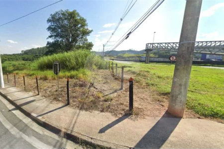 ÁREA INDUSTRIAL Á VENDA ÀS MARGENS DA ROD. PRES.DUTRA/GUARAREMA