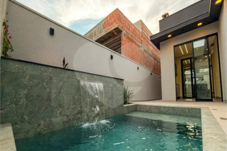 Indaiatuba - Condominio Sapezal - R$ 2.400.000,00 - Área Total 360,00 m² - Área Construída 213,32 m² - TÉRREA - 03 suítes sendo a master com closet; - Escritório; Lavabo; Cozinha com cooktop e planejados; Gourmet com churrasqueira; Ambientes preparados para ar condicionado; Piscina com cascata,