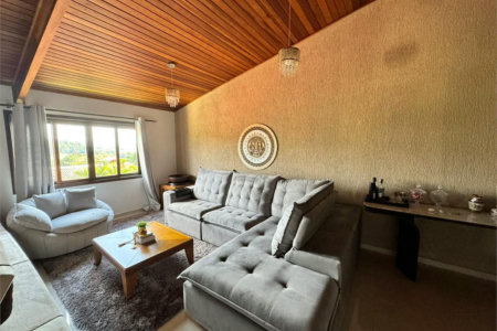 Casa à venda com 3 quartos, sendo 1 suíte, no condomínio Residencial Jardim das Flores 1510, Cotia - SP