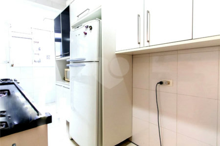 Apartamento à venda na Aclimação de 78m² com 2 dormitórios.