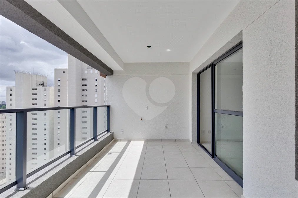 Apartamento à venda com 3 quartos, sendo 1 suíte,  em Alto da Boa Vista, São Paulo, SP