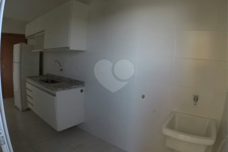 Apartamento padrão para venda no Edifício Residencial Via Campus